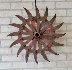 lot 867 image: Steel Rotary Hoe Wheel - Great Wall Dcor - 19 Diameter