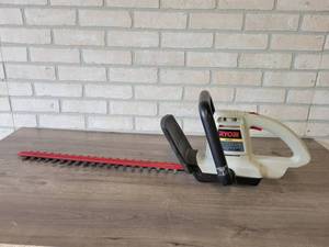 lot 874 image: RYOBI Electric Hedge Trimmer Model HT920Dr - Tested and Works