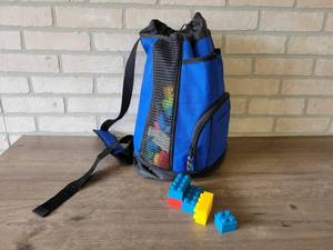 lot 886 image: Backpack full of Larger Size Building Blocks