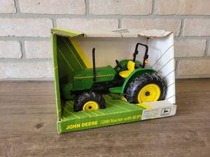 lot 737 image: John Deere 5200 Tractor w ROPS Diecast Model- 116 Scale ERTL in Box