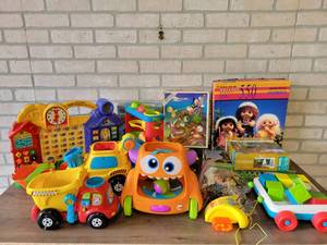 lot 743 image: Large Lot of Childrens Toys and Puzzles