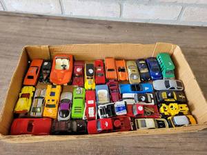 lot 760 image: Large Lot of Hot Wheels, Matchbox etc. Toy Cars
