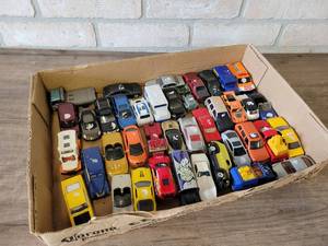lot 764 image: Large Lot of Hot Wheels, Matchbox etc. Toy Cars