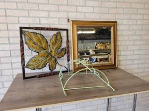 lot 765 image: Mirror, Wall Art and More - Mirror is 23.5 x 23.5