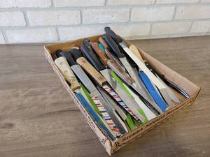 lot 920 image: Large Lot of Kitchen Knives