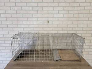 lot 925 image: Large Live Animal Trap - 42 x 15 x 15