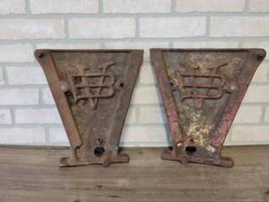lot 927 image: Antique Van Brunt Grain Drill Cast Iron Sides - Awesome pieces of History - Each is about 13 x 12