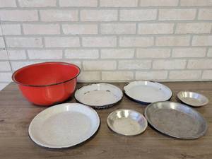 lot 933 image: Vintage Enamelware Bowl, Enamelware Plates, Galvanized Plates - Bowl is 11.5 Diameter