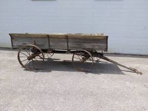 lot 505 image: Beautiful Antique Steel Wheel Wagon - Great for Flowers  Yard Art