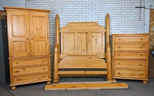 lot 516 image: Beautiful Pine Queen Bedroom Set - Bed, Chest of Drawers and Armoire