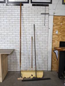 lot 601 image: Fishing Spear (103 Long), Shovel and Broom