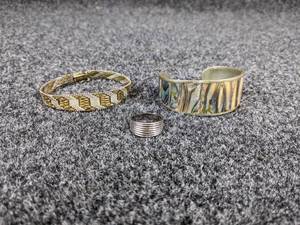lot 717 image: Sterling Silver Jewelry