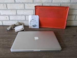 lot 945 image: MacBook Pro - A1286