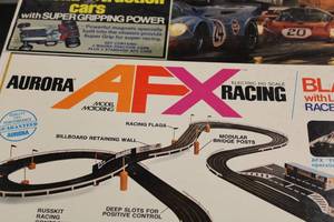 lot 40 image: Vintage Aurora AFX Racing Electric HO Scale Racing