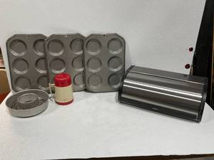 Assorted Kitchen Items