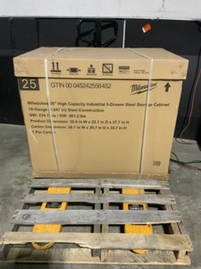 Milwaukee High Capacity 36 in. 5-Drawer Roller Cabinet Tool Chest. See Pictures