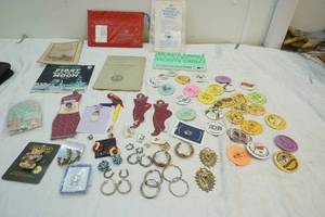 lot 4 image: jewelry