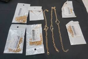 lot 40 image: jewelry