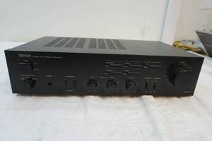 lot 93 image: Denon amplifier
