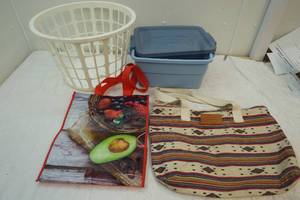 lot 177 image: tote and bags