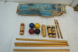 lot 178 image: croquet set