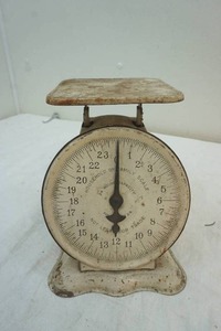 lot 198 image: vintage scale