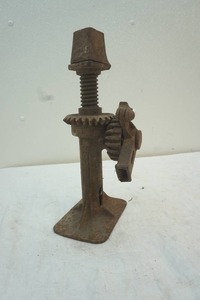 lot 199 image: antique handyman jack
