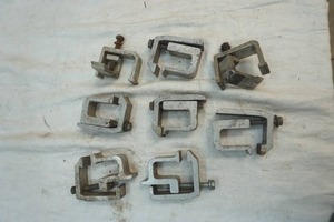 lot 212 image: topper brackets