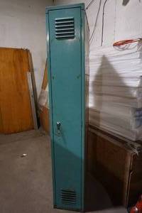 lot 222 image: metal locker