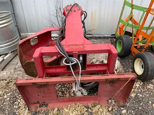 lot 3 image: Tree Boss Universal Mount Bobcat Skid Loader Skid Steer TreeBall Handler