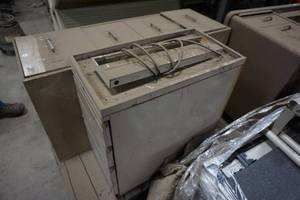 lot 47 image: Upright 4 Drawer Metal File Cabinet