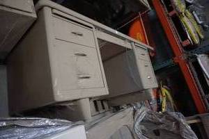 lot 50 image: Heavy Duty Metal 6 Drawer Office Desk
