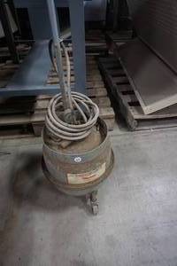 lot 62 image: Raybestos Brake Systems Model BSE-300 4 Gallon Pressure Bleeding Tank