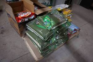 lot 63 image: Pallet of Assorted Fertilizers and Insecticides