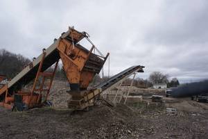 lot 2 image: Kolberg Portec Model 271A Conveyor Crusher Stacker Aggregate System