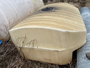 lot 90 image: 500 Gallon Poly Storage Tank