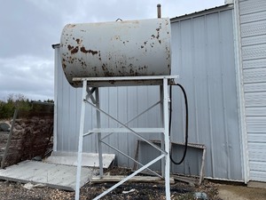 lot 96 image: 500 Gallon Gravity Feed Fuel Tank With Metal Stand