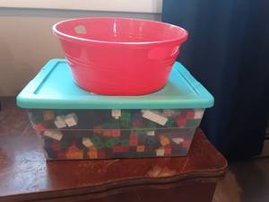 Stackable Cubes In Tote With Lid And Red Bins