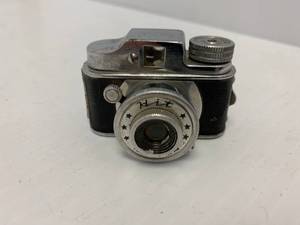 lot 4 image: Vintage Hit Brand Spy Camera Made IN Japan