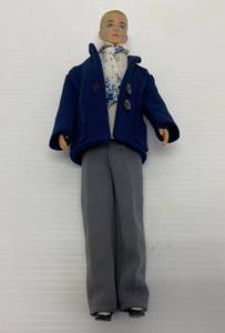 lot 16 image: Vintage Blonde 1960 Ken Doll