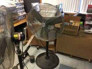 lot 37 image: King-Of-Fans 30 Pedestal Fan