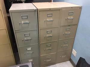 lot 30 image: HON 4 Drawer File Cabinet