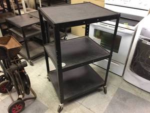 lot 18 image: 3 Tier Rolling Metal Cart