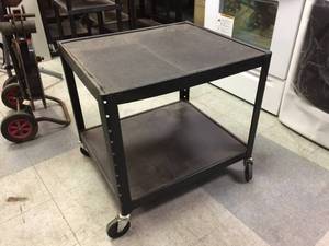 lot 17 image: Rolling Metal Cart
