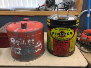 lot 124 image: Vintage Pennzoil - Snogo OilFuel Cans