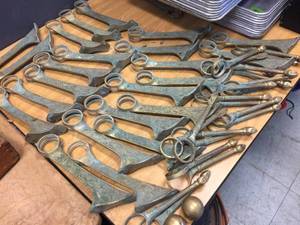 lot 152 image: Antique Ornate Brass Bar Footrail Bracket & Supports