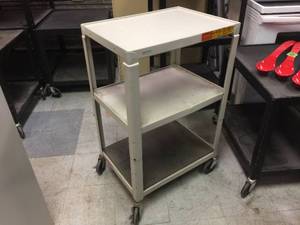 lot 191 image: Metal 3 Tier Rolling Cart