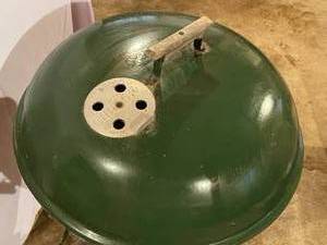 lot 44 image: Weber Charcoal Grill