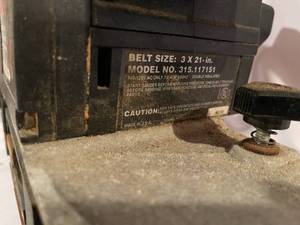 lot 45 image: Craftsman 3 x 21 Inch Belt Sander