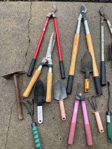 lot 72 image: Gardening Tools